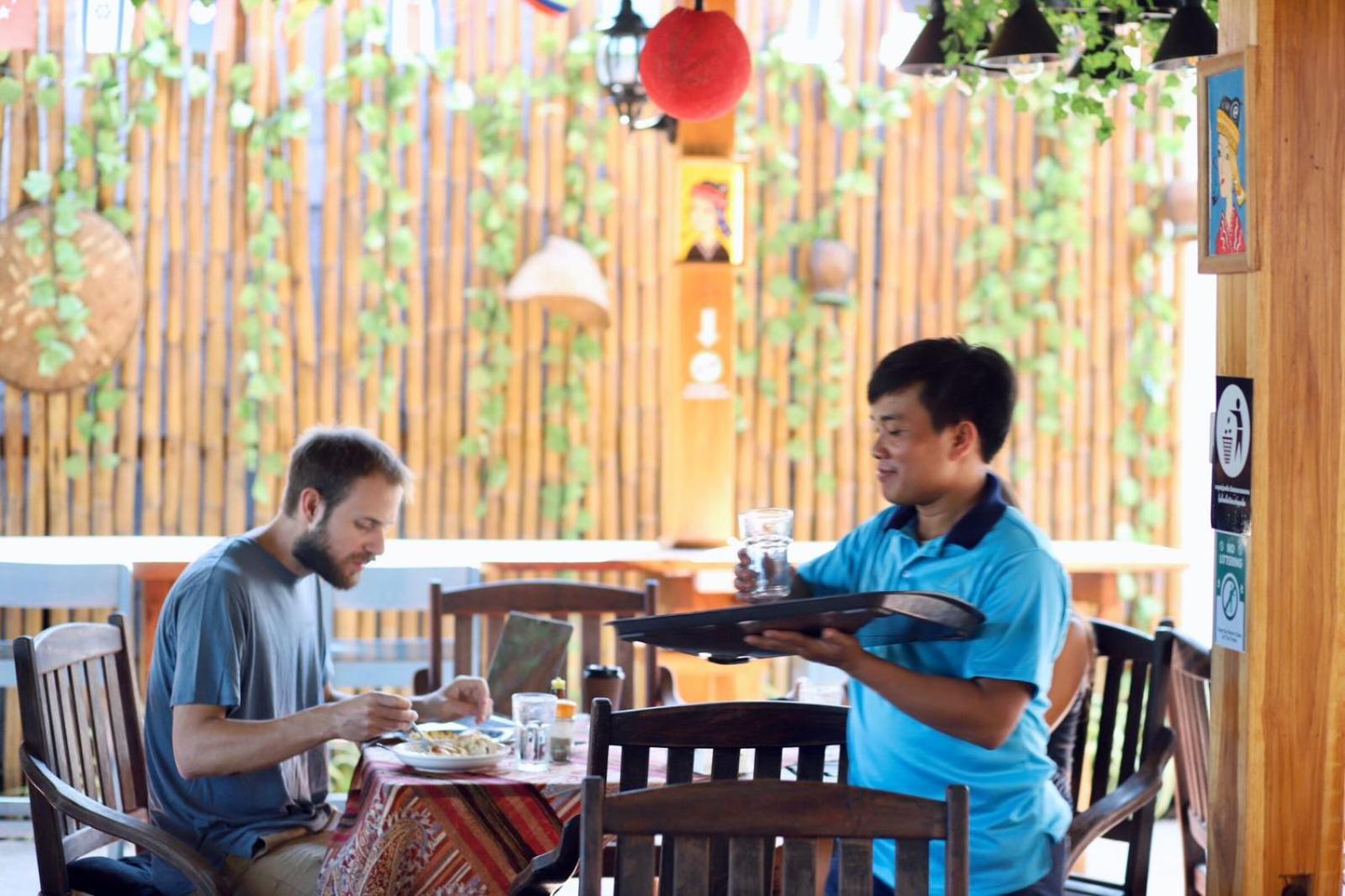Chanthavong Hostel หลวงพระบาง ภายนอก รูปภาพ